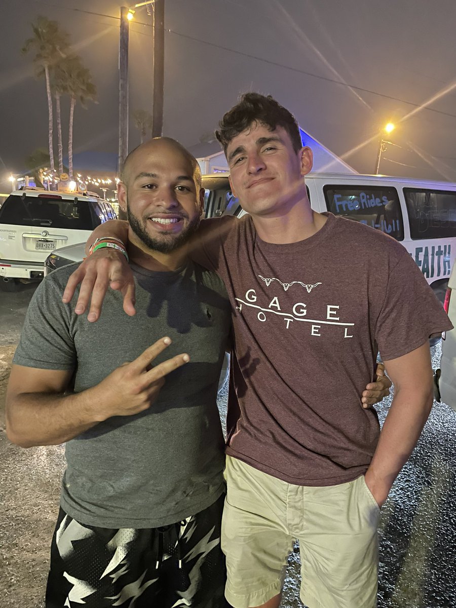 Vanamos6's tweet photo. WE GOT A RECOMMITMENT YALL BOYS !!! Stevo the guy who decided to stay and hear Zeke out for another minute recommitted :,( That bald head holds some knowledge!! Gotta love seeing God work through him. Continue praying for Stevo. #brspi22 https://t.co/9Hv2Cpx0po