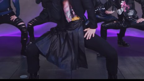 jungaykookk's tweet photo. - Hyunjin de red hair
- Bang Chan de cropped
- Felix usando saia e esse cabelinho lindo

MANIAC prometeu tudo e entregou muito mais 
#StrayKidsComeback #StrayKids #MANIAC_SKZ #ODDINARY https://t.co/E5ka7RCrbx