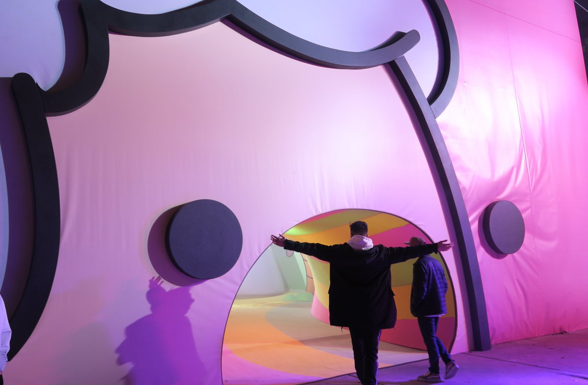 Finally back in LA after #SXSW for the <a href="/doodles/">doodles</a> exhibit, it was a whirlwind of a weekend but I’m going to try to recap my thoughts and emotions in a thread🧵/