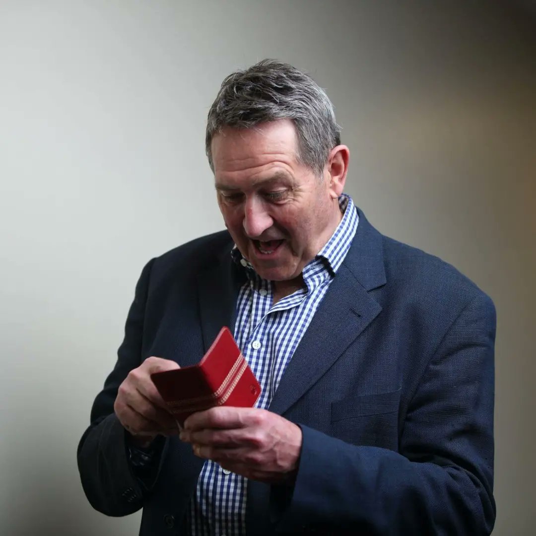 TheGameWallet's tweet image. What do Gooch, Gower, Brearely and Archer have in common? 
They're all proud owners of The Game wallets.
Gooch even has Googly #333 - his highest score!