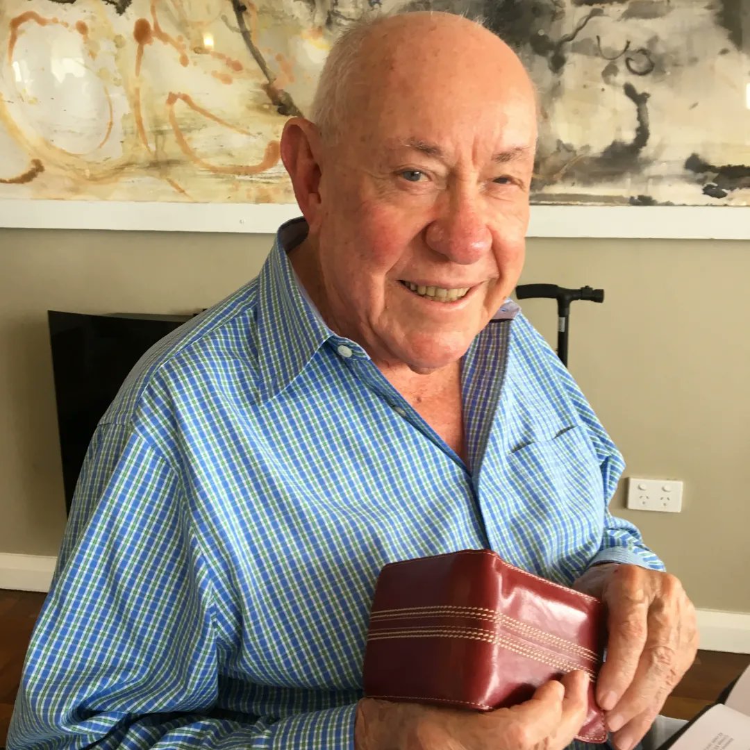 TheGameWallet's tweet image. What do Gooch, Gower, Brearely and Archer have in common? 
They're all proud owners of The Game wallets.
Gooch even has Googly #333 - his highest score!