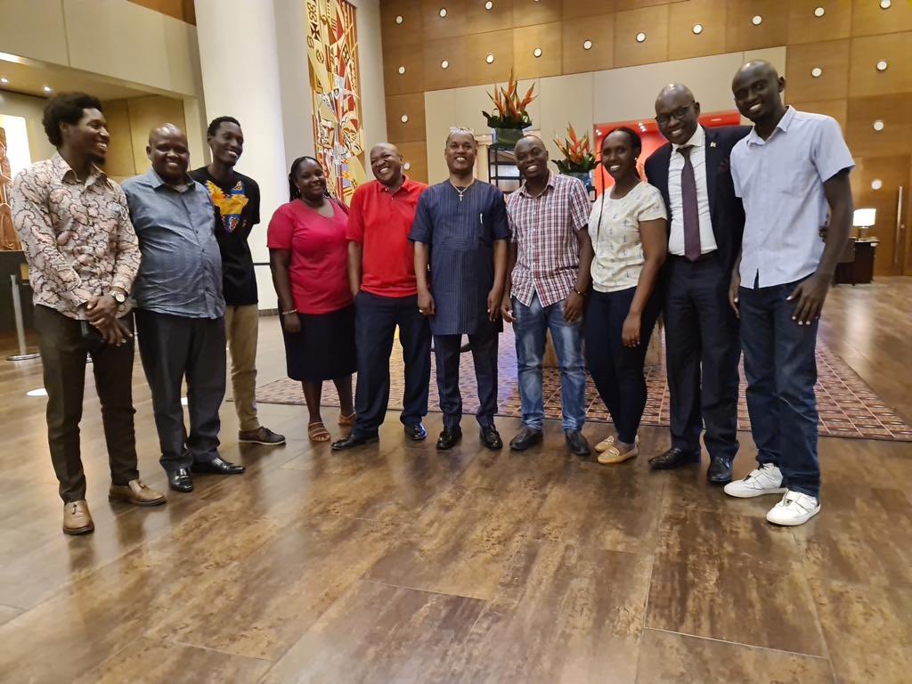 L’Ombudsman de la République du #Burundi Hon. Edouard Nduwimana a profité de son séjour au #Ghana pour y rencontrer certains des membres de la Communauté Burundaise qui y habitent.