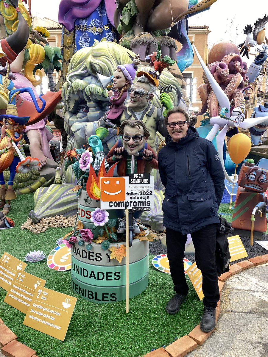 giuseppegrezzi's tweet photo. Este #Falles22 torne a ser #CombustibleperaFalles 😍🎉👏🏻 https://t.co/AwmJa6e8fY