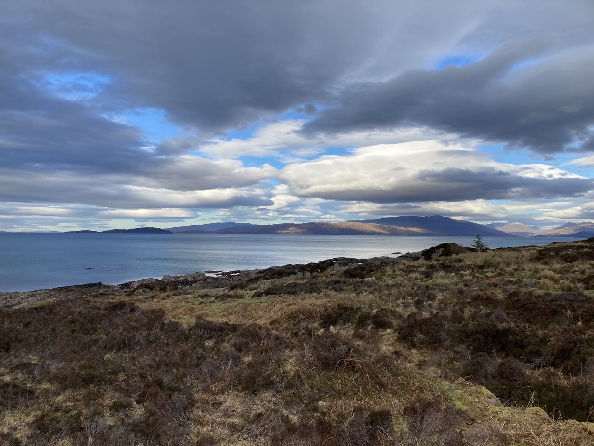 Unbeatable Scottish land & seascapes ...
redmooncruises.co.uk #sailscotland #wildscotland #isleofskye #visitwesteross #isleofrona #plockton #visitknoydart #raasay