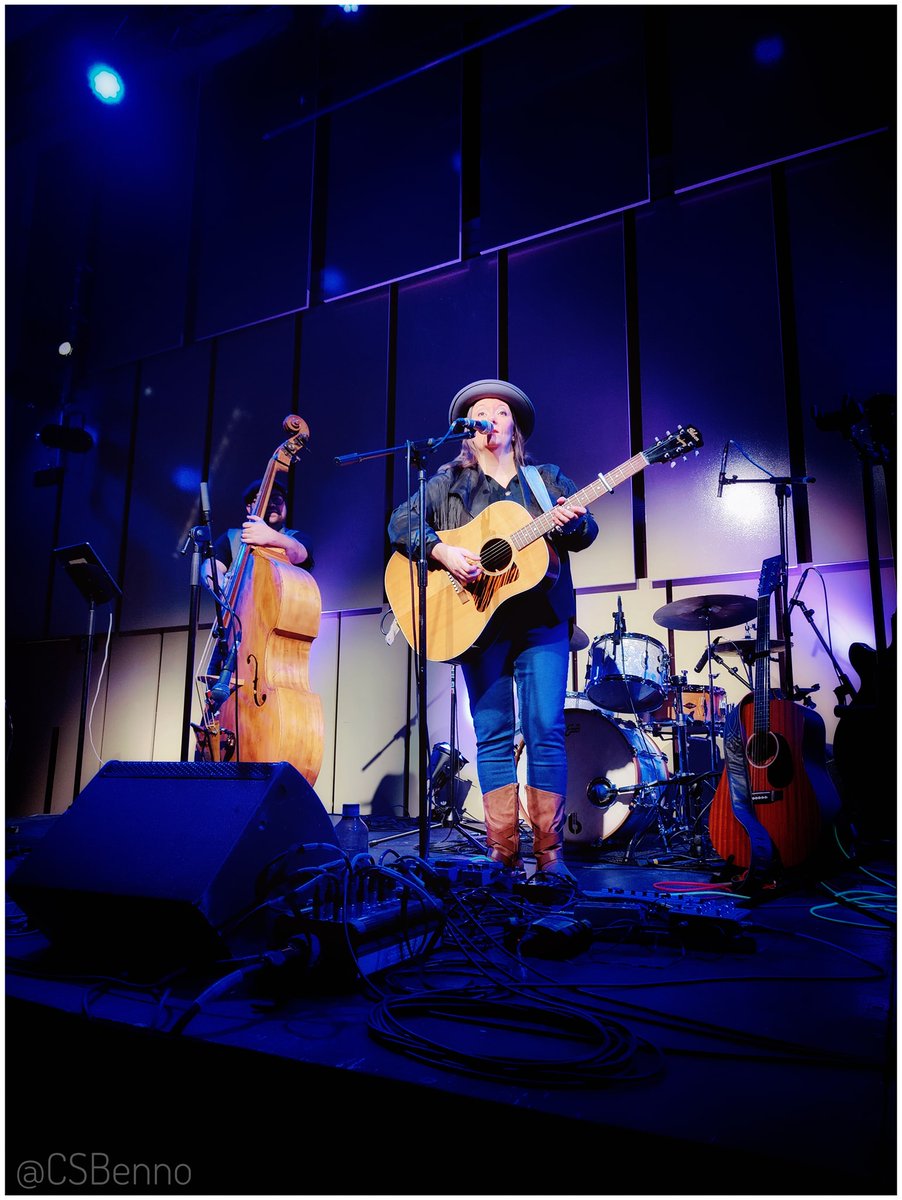DoveTies's tweet photo. Om Wednesday, @donnamariesongs and her pall Benjamin'Bear' Wiltshire on upright Bass opened up for #BLUEROSECODE in @liverpoolphil Music rooms, Catch Donna & Patrick NEXT WEEK (Saturday night) @nevolumebar
https://t.co/zRLzjtooJs
#tgfi
#NewMusicFriday
#NewMusic
#livemusic https://t.co/LXPZf5SaId