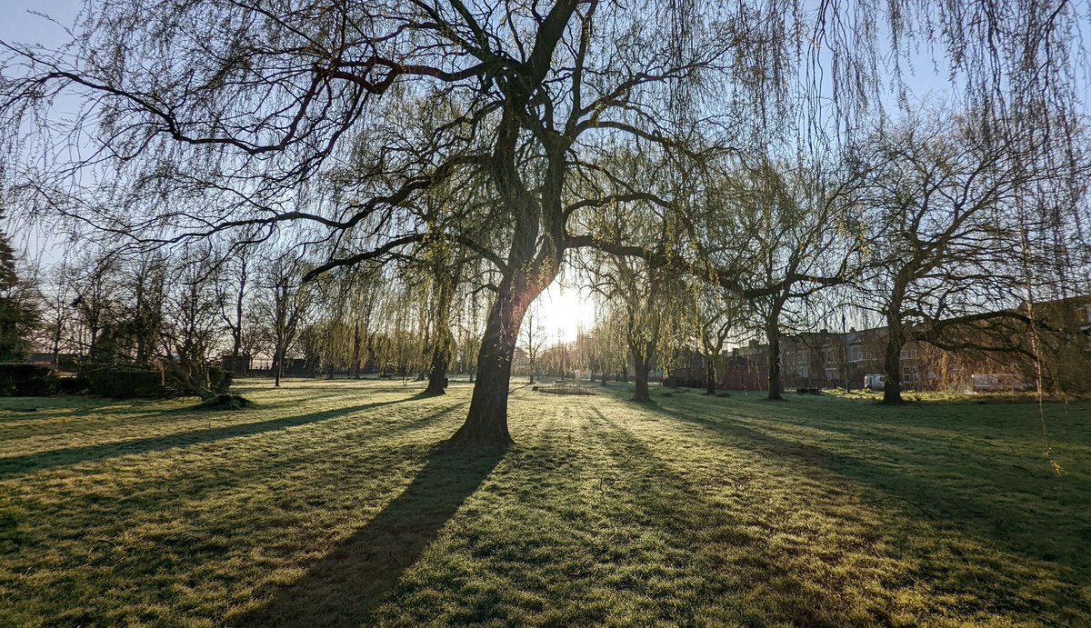 Sunset_Twilight's tweet photo. @ChadWeather Gorgeous! #debdalepark #loveukweather https://t.co/1eyCVXRS9R