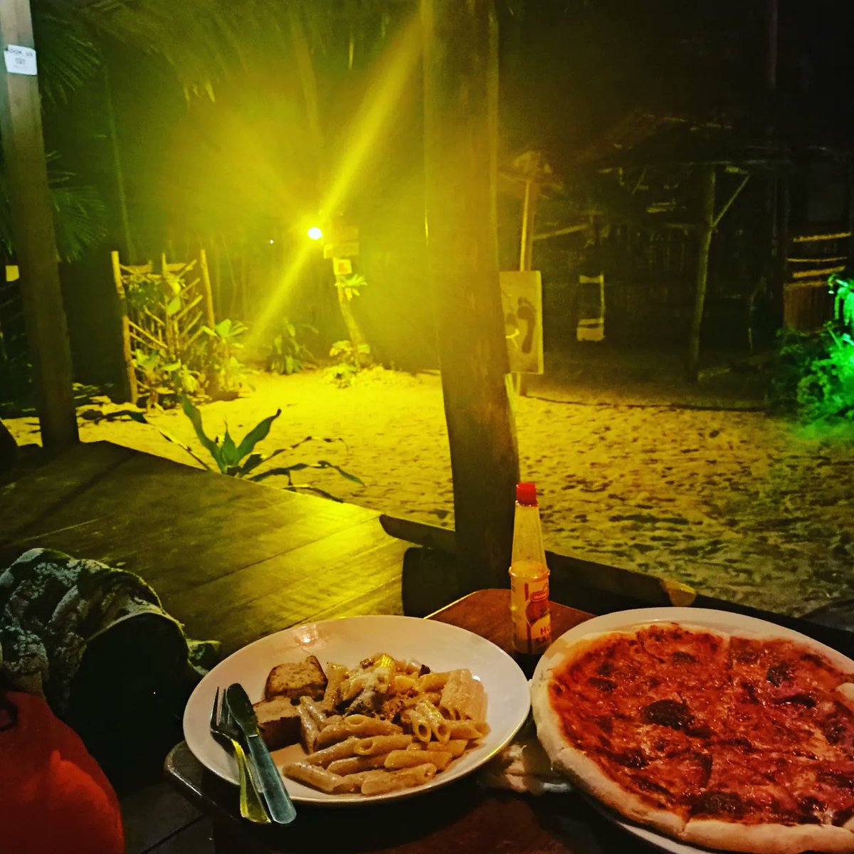 samfinity_'s tweet photo. When in Puerto 🌴🤗 https://t.co/pvV9JxN0Wd
