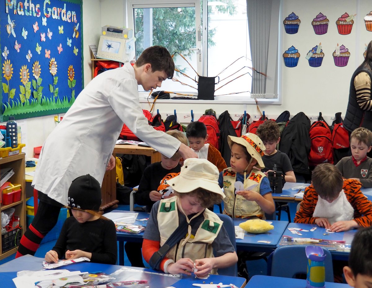 NCSOxford's tweet image. Year 8 did a fantastic job teaching Pre-Prep how rockets work, and about geckos and their habitat! 👏👏👏🚀🦎
#STEM #BritishScienceWeek2022