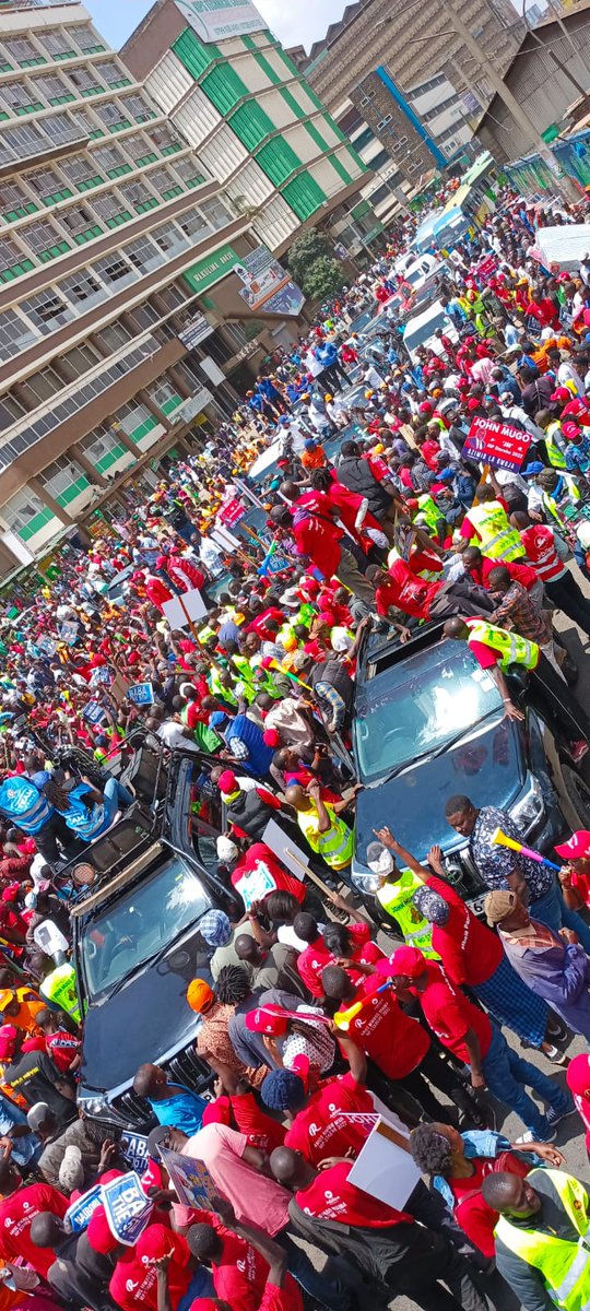 CharlesDienya's tweet photo. Sirisia Mp John Waluke dumps UDA back to Jubilee Party. Meanwhile #AzimioCaravan moving in Starehe and Kamukunji , Nairobi county today @HEBabuOwino https://t.co/vPrjo6ECkD
