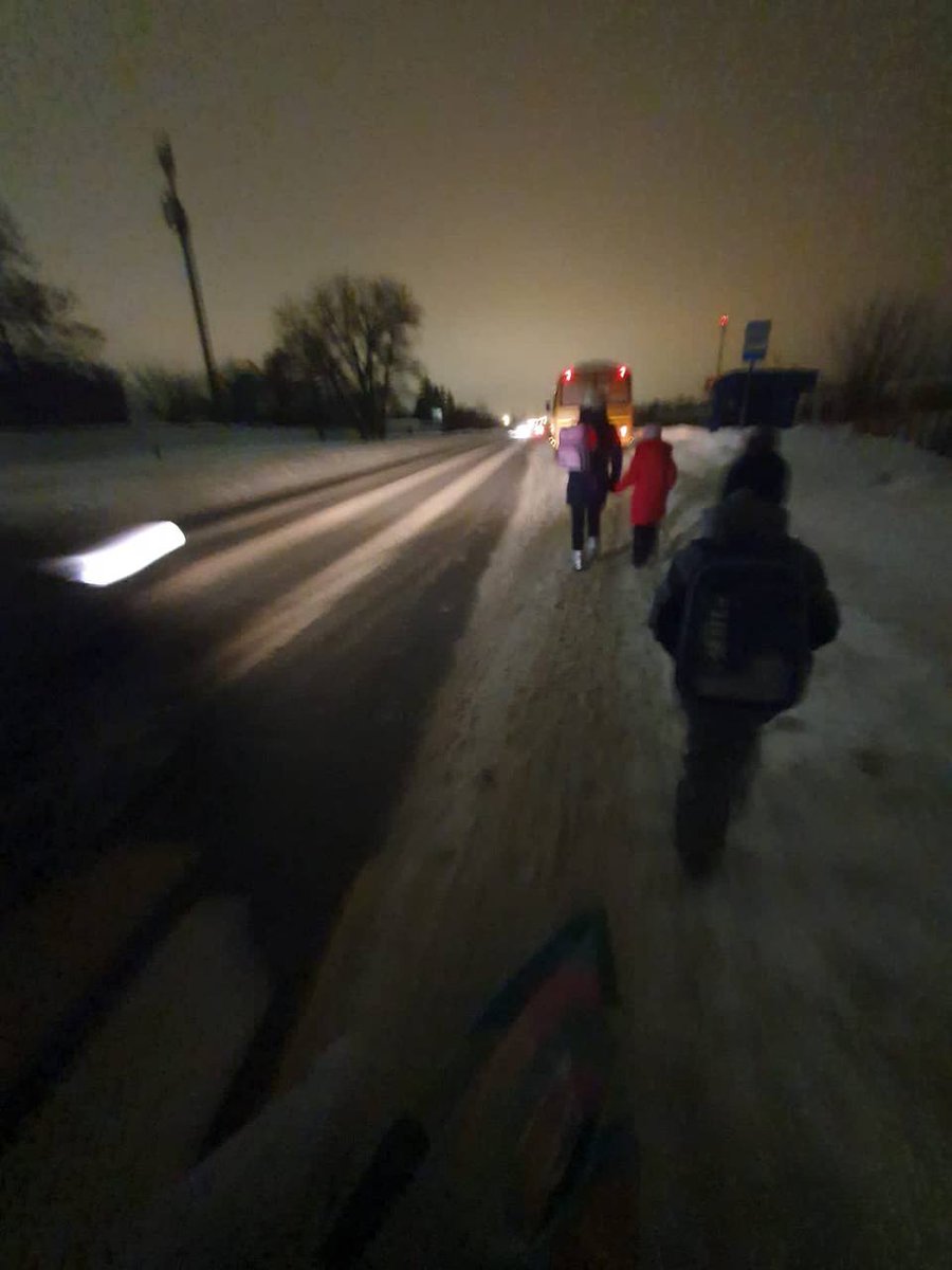 Помогите набрать голоса за установку жизненоважного фонаря

ЖИЗНЕННО ВАЖНО!

Сделать освещение пешеходного перехода и остановки на Сельхозтехнике. 
(Фонарь хотябы на солнечных батареях)
 vote.dobrodel.ru/bezopasnost202…