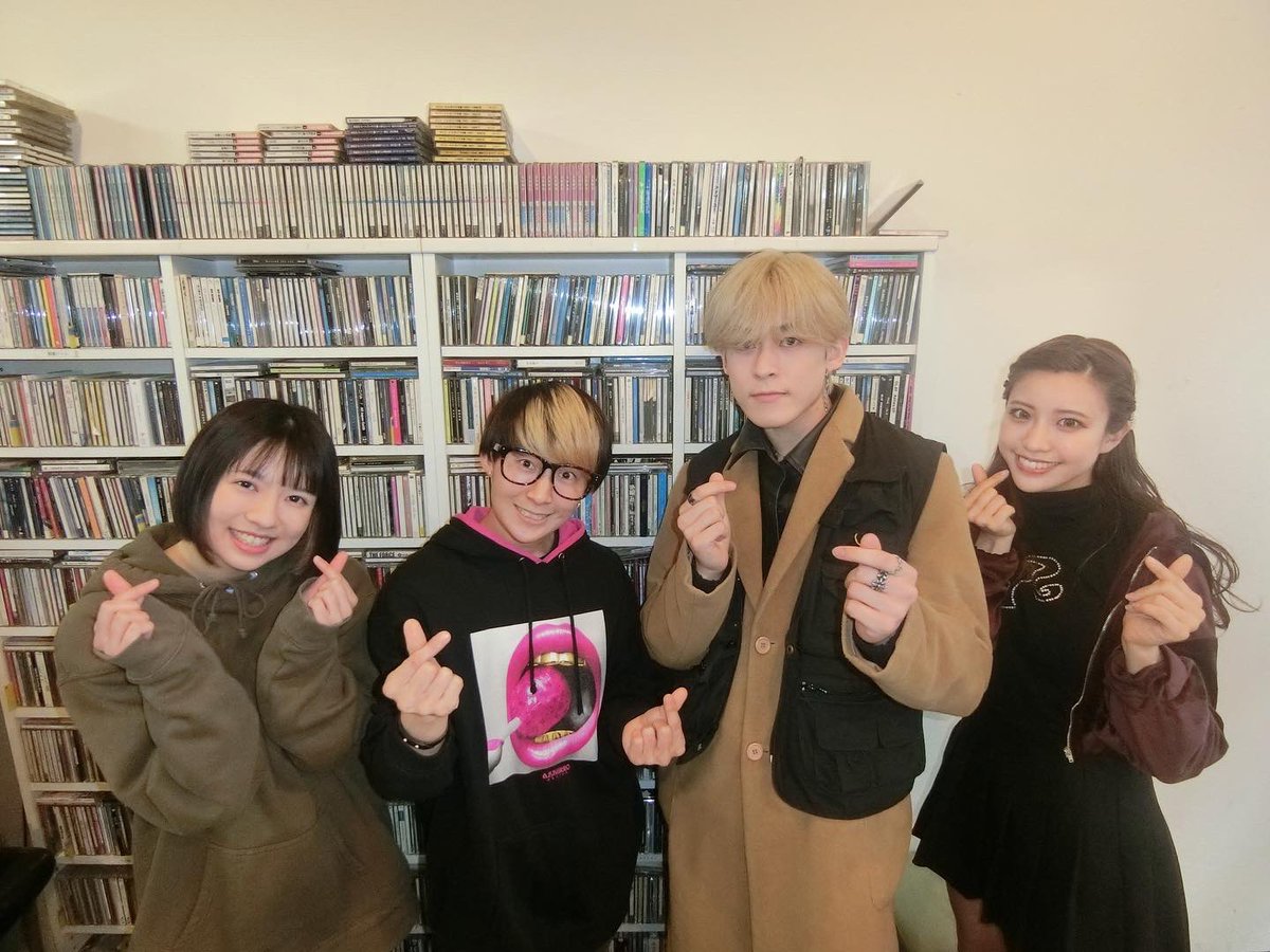 MUSICBIRTHDAY1's tweet photo. 3/18ラジオ生放送終了！
ゲストは大人気アーティスト「小池俊司」が登場し、様々なエピソー��トークや、プライベートな話まで！超盛り上がりました✨
俊司くん、モプの皆様、本当にありがとうございました！
#小池俊司 #しづにゃん #SSCシェアハピラジオ #レインボータウンFM #MUSICBIRTHDAY #はぴあー https://t.co/8jMoBjrVAU