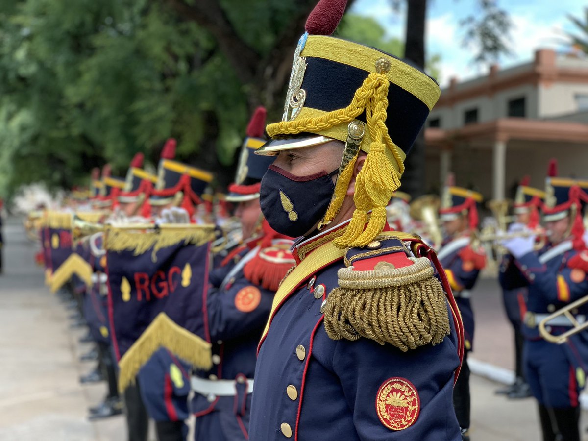 ¡Buen viernes para todos!  🇦🇷 🐴#BuenViernes #FelizViernes    #HerederosDelLibertador #SomosHistoriaViva #Granaderos