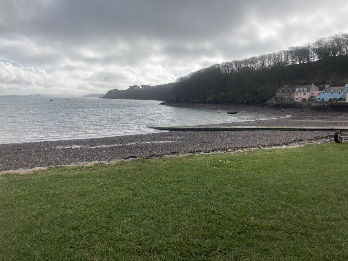 darwincentre's tweet photo. Great to be back out on a field trip! Looking forward to meeting @hook_primary for a marine biology action packed day! #STEMfieldtrip #marinebiology #seinenet #pushnet #rockpooling https://t.co/7rdJS6RA42