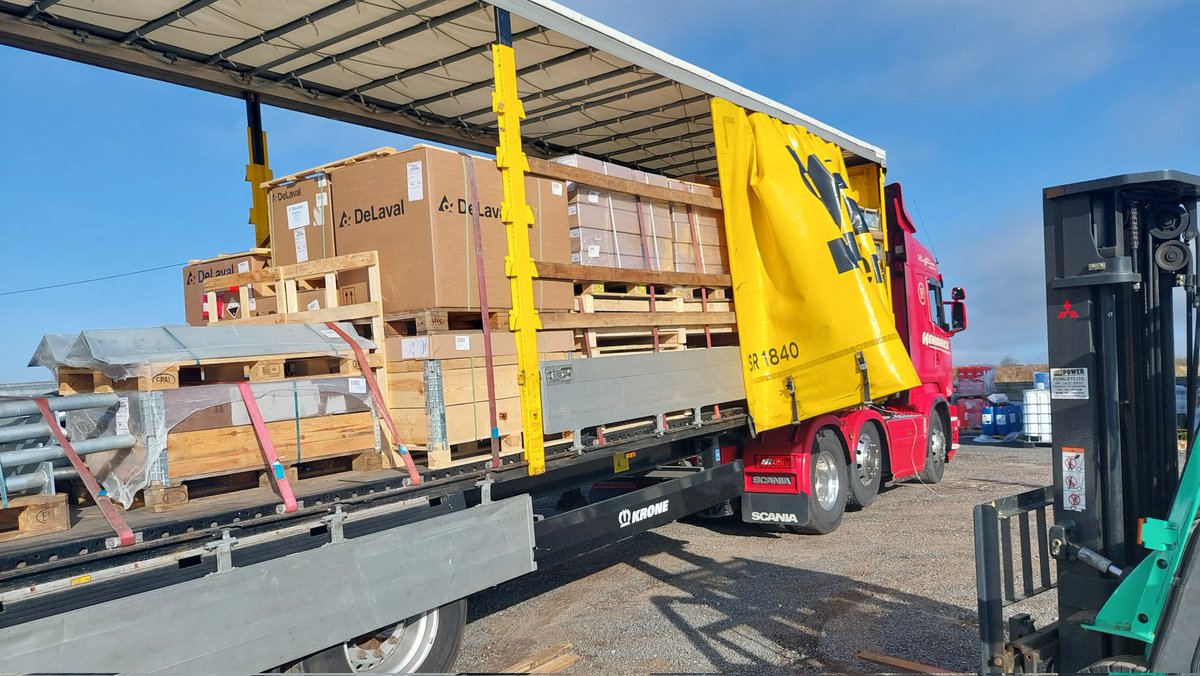 wmscanlandairy's tweet photo. The Irish Dairy cow keeping rural Ireland in business and the world fed..Delivery this morning @delaval #delpro for install in waterford. https://t.co/6ZZLxinRsy