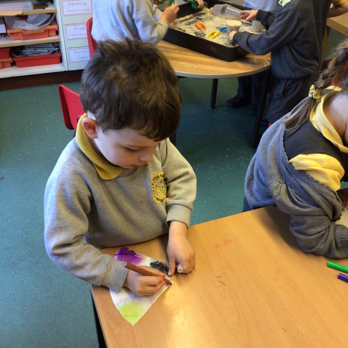 RedClassCharlt1's tweet photo. We have been conducting a Science experiment. We added colour to a coffee filter and watched the colours ‘grow’ as the water moved up. https://t.co/CfrEo47QvF