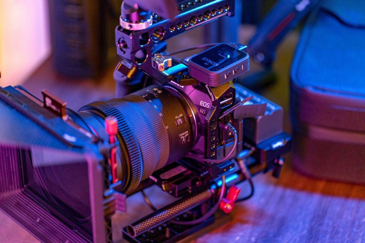 SYNCOJapan's tweet photo. プロフェッショナルで高品質の撮影をしたいですか？🎥＃syncog2 が最良の選択かもしれません！ 🎁😍
セットアップ：＃syncog2a1 +＃canoneosr5
📸@DukePham
🤟詳細：https://t.co/fACsqSnaor https://t.co/Hv1n3yrJyq