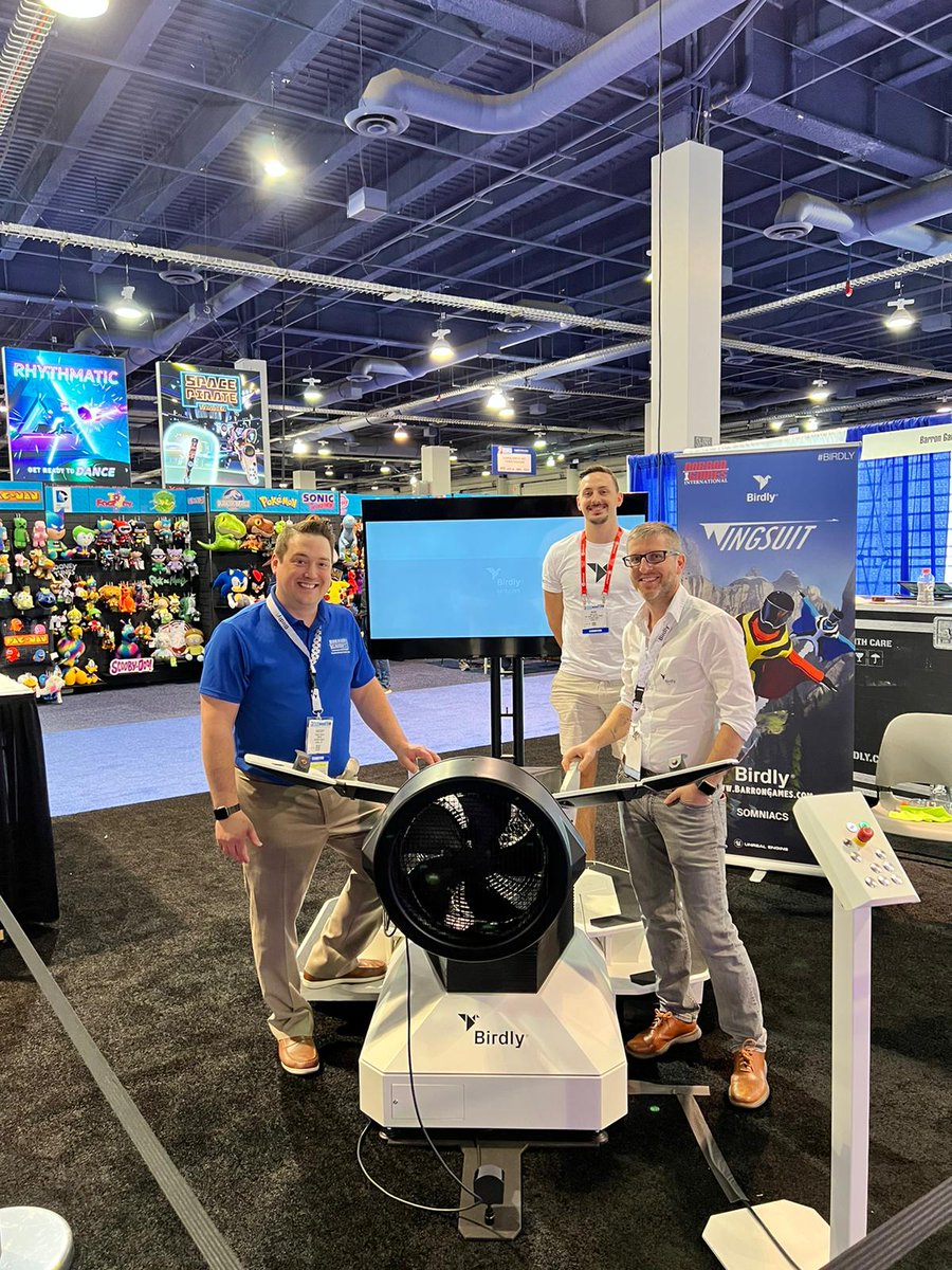 The team at Amusement Expo International 2022 in Vegas!🎰Was great to catch up with so many of the wonderful leaders in the attractions, amusement park, and virtual reality space! 

#flybirdly #vr #xr #entertainment