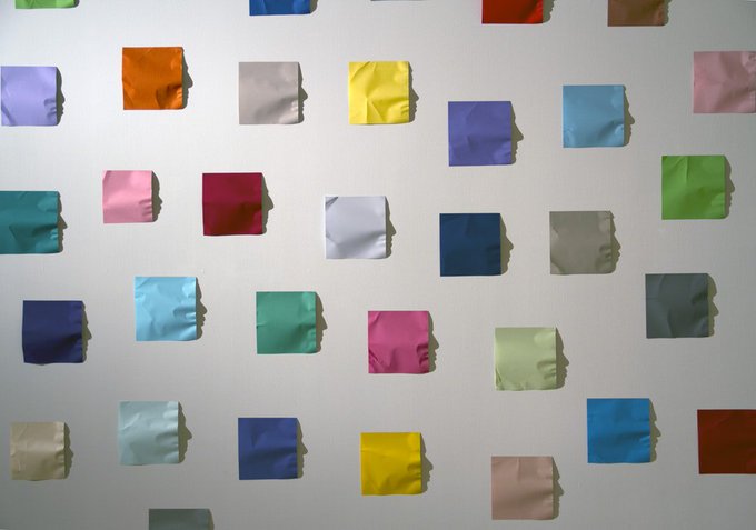 womensart1's tweet photo. Japanese artist Kumi Yamashita's artwork 'Origami', folded paper &amp; light/shadow creating 99 individual facial profiles/silhouettes #WomensArt https://t.co/Q6bLNU1Gte
