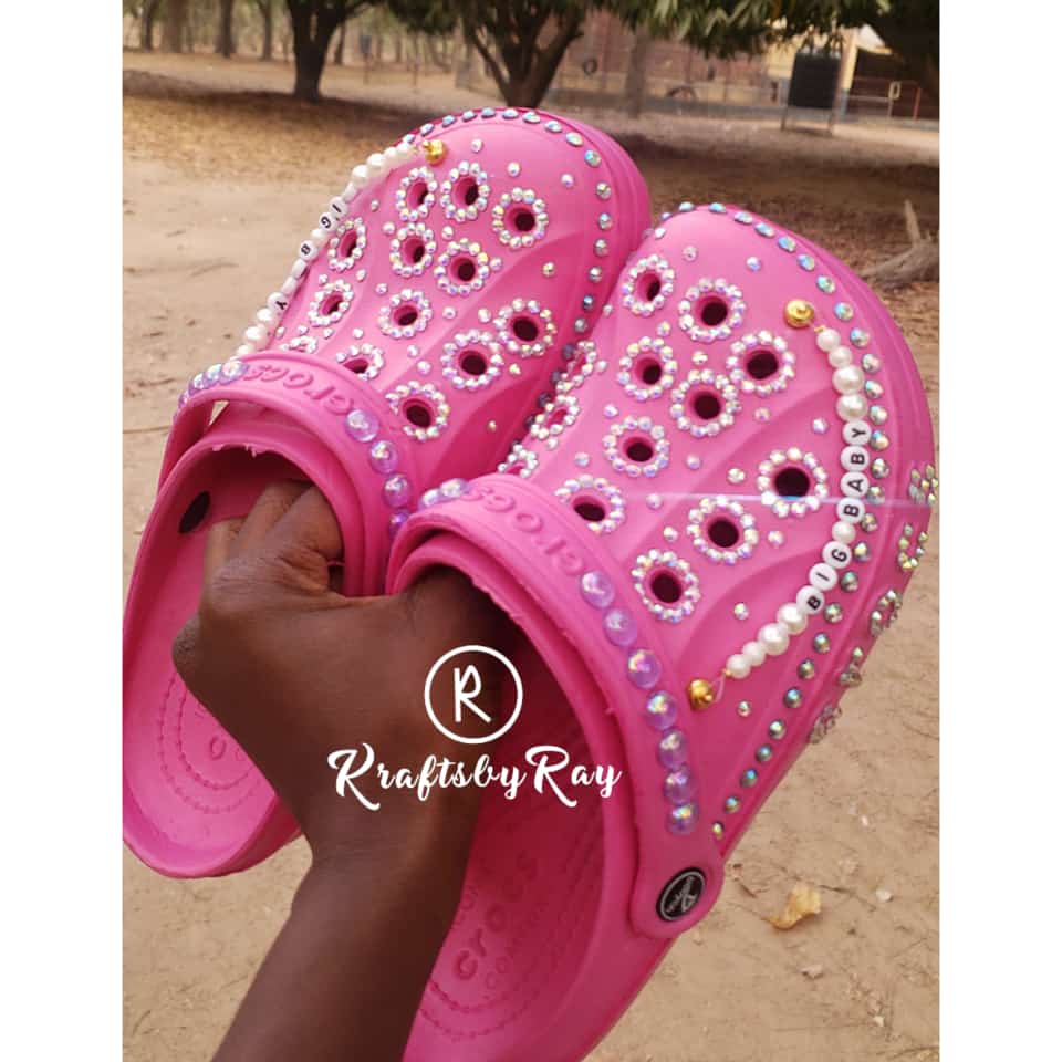 Karamelani's tweet photo. @davido @davido please help me I'm an 18 year old student of NDU,i bling crocs &amp; palm,i also make lip glosses and ankara bags,slippers and phone pouches,I've always wanted to own my brand but no fund.Pls support my small business I'll be happy🙏
3074733599
Ayebawanaemi Danson
First Bank. https://t.co/cToWgXW5Tw
