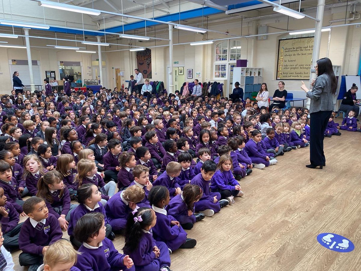 HPA_Philip_Lane's tweet image. Science week closing ceremony ended with a bang! 💥 A huge thank you to Ms Pearce for organising and delivery such incredible assemblies and workshops. We’re already looking forward to next year! #BritishScienceWeek #HPAPLScience @HarrisFed @WCSQM