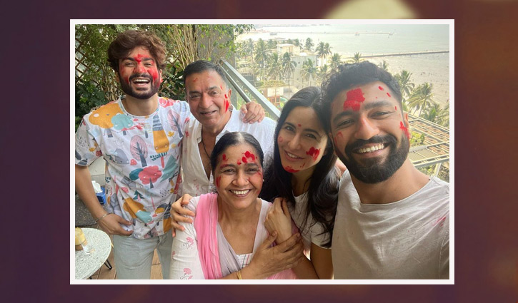 risingbdnews's tweet photo. হোলিতে রঙিন ক্যাটরিনা-ভিকি
#Bollywood #HappyHoli #KatrinaKaif #VickyKaushal #Katvicky @risingbdnews
https://t.co/eldudn61Ry https://t.co/OLslKgEO1k