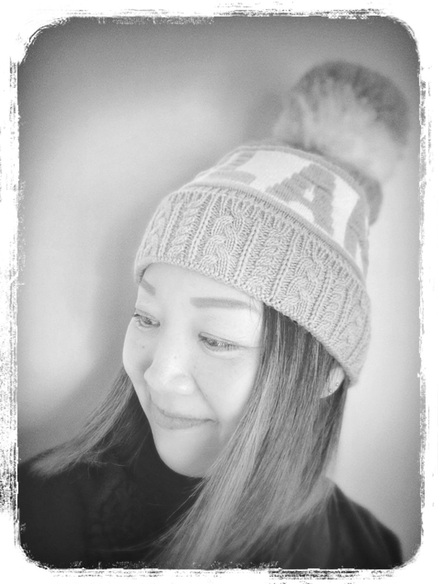YogartistAzMax's tweet photo. 【あまざむ。】
雨だなぁーちょっと寒いなぁー
傘がないから、ニット帽を傘代わりにするか…
ムリか🤣
篭ろうかなぁ。
#フィンランド #帽子 #robinruth #ロビンルス #雨 #不調改善 #健康力 https://t.co/oxeavvPS2C