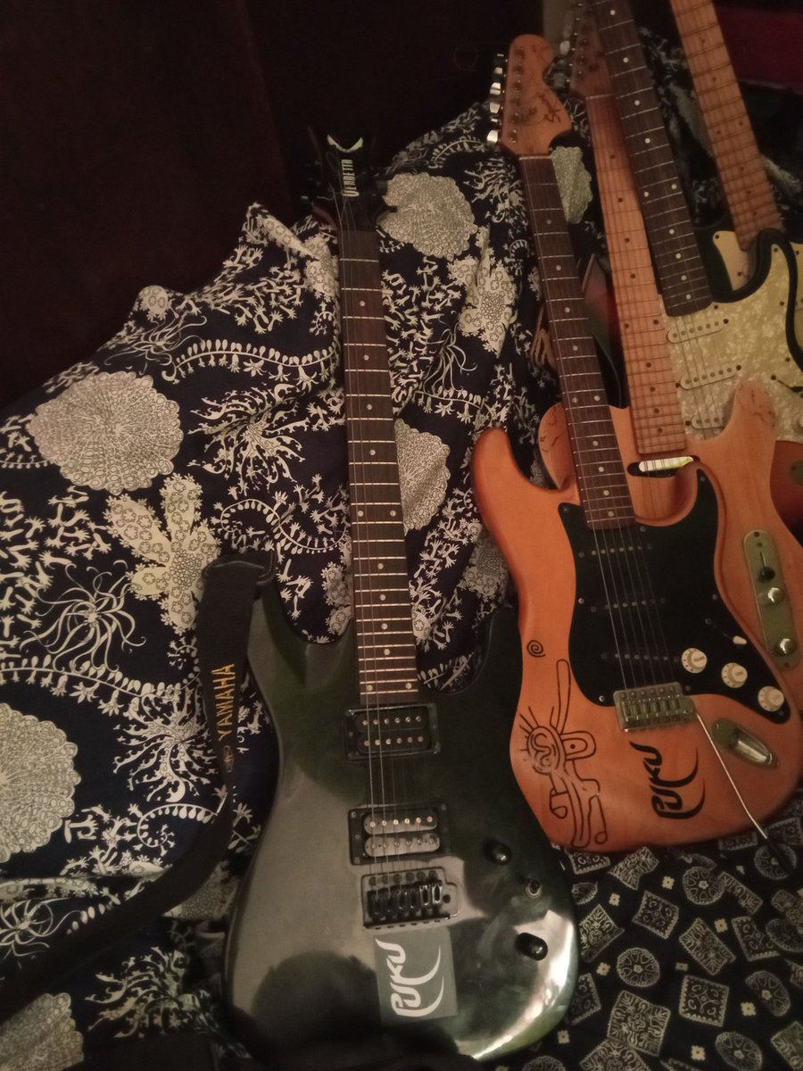 NahuPuku's tweet photo. Día de hoy
#guitar #guitarra @NeuralDSP #mlsoundlab @TosinAbasi https://t.co/2gcqiX9OQO