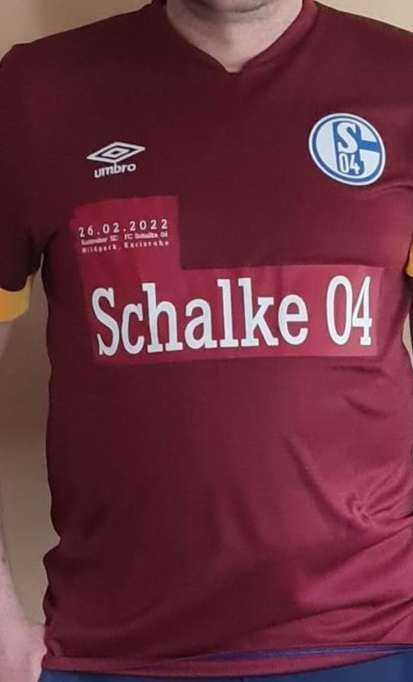 ersguterdanny's tweet photo. 1 von 7000 der Glück hatte das ich es bekommen habe 💙💙💙💙#spezialtrikot #Schalke #ohnesponsor 💙💙💙💙💙💙 https://t.co/u14HFAdq34