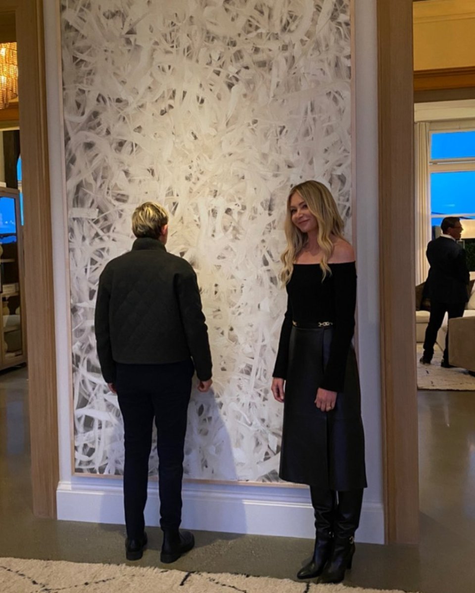 ed_ellen_update's tweet photo. RH San Francisco Gallery opening 
(📸: @GenPubArt)

@TheEllenShow @portiaderossi https://t.co/ZBEaTjcGLn