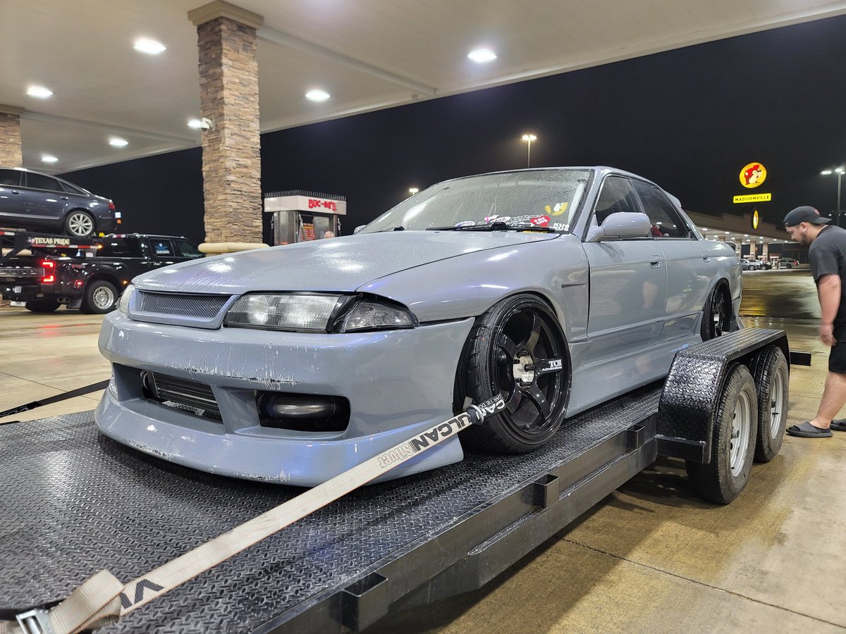 stopthehype's tweet photo. F I N A L B O U T S S

#finalbout #nissan #r32 #skyline #drift #rhd https://t.co/Wn56QuESlY