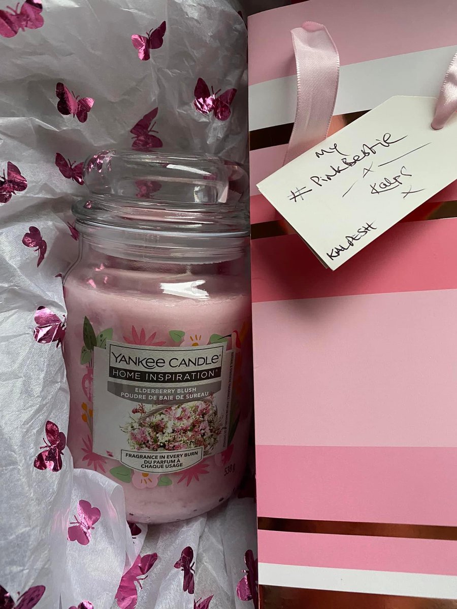 TheLighthouseCe's tweet photo. Todays reason to smile……when you meet your amazing pink bestie and you get this beauty #PinkGift #PinkBestie #MyFriendsRock #HappyGirlie xxx https://t.co/oArjrVCI2U