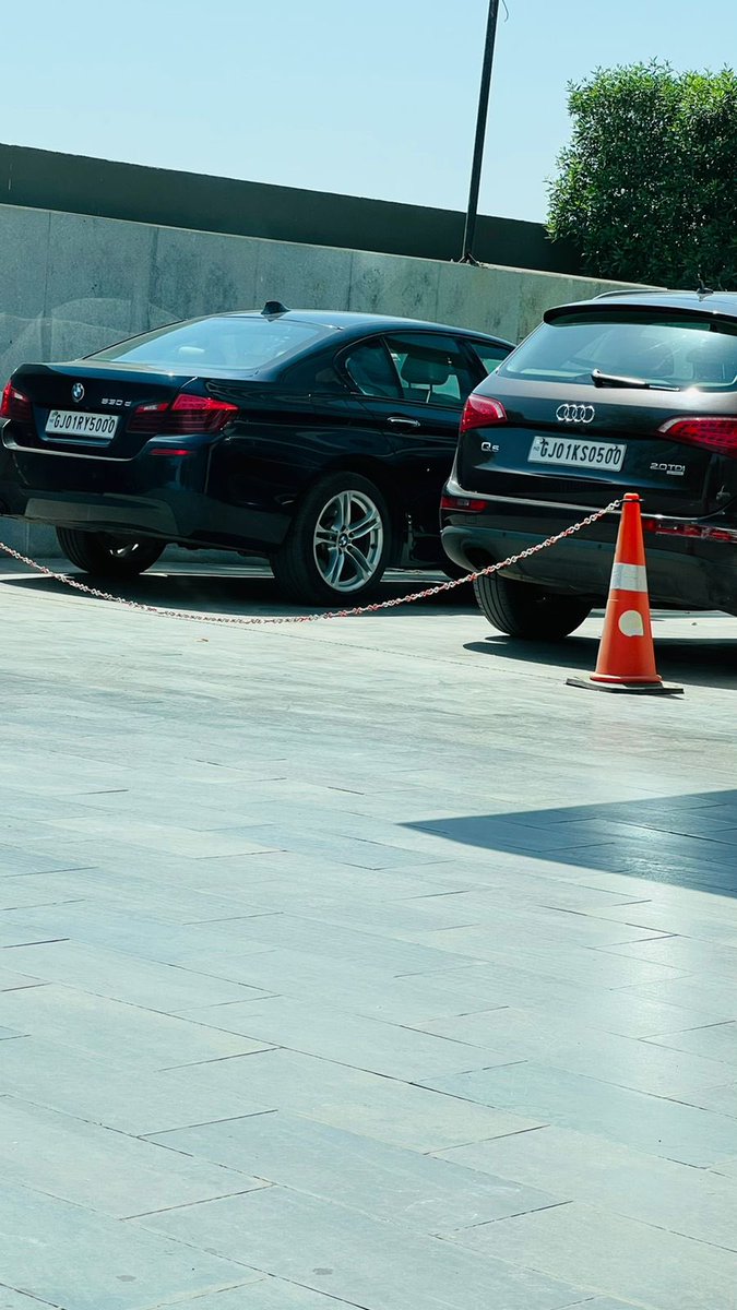 omjadeja02's tweet photo. @MarriottBonvoy Owner of this property courtyard by Marriott Anil dewani is allowed to park his car in front of lobby other guest have to park there car in stinking basement with bad smell https://t.co/LcSq6Kne6B