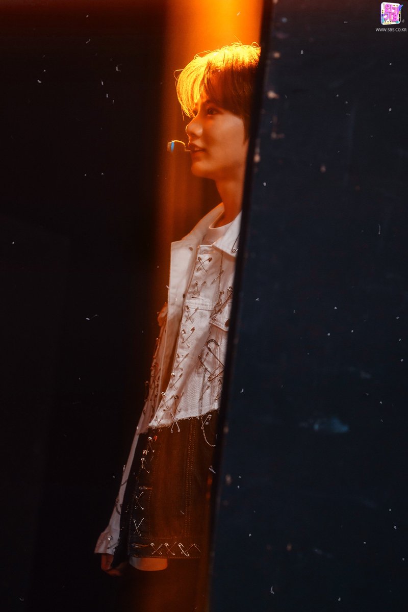 junkyusgallery's tweet photo. Junkyu's shining moment 🤩
#JUNKYU #준규 #ジュンギュ
📎 https://t.co/WXrgbXcw8O https://t.co/zdQhh1Cfc1
