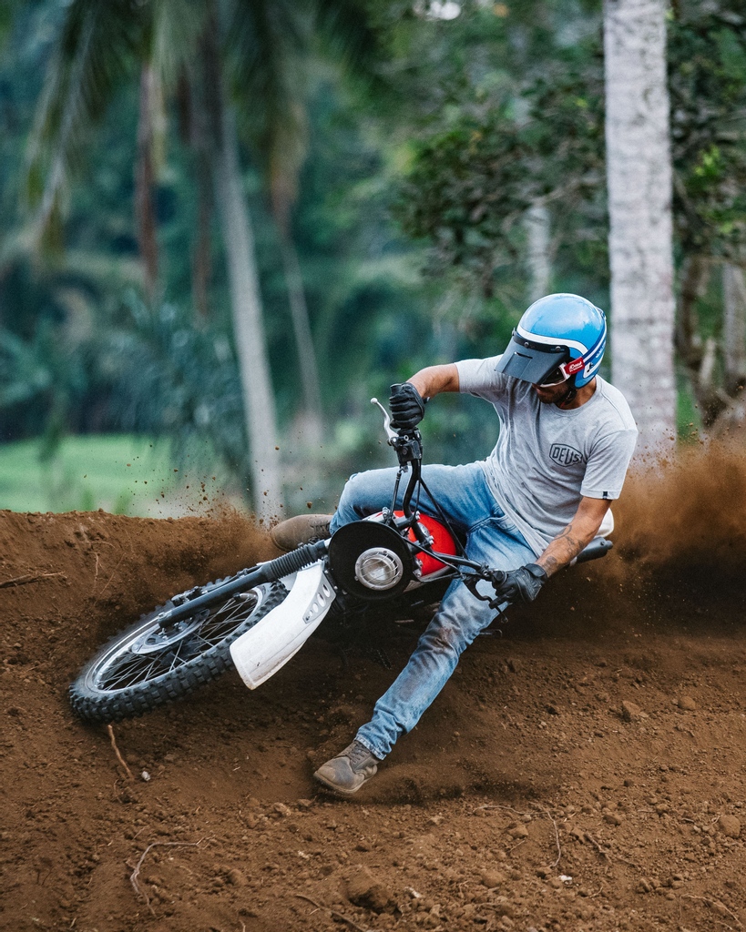 Deus Ex Machina Indonesia tweet media