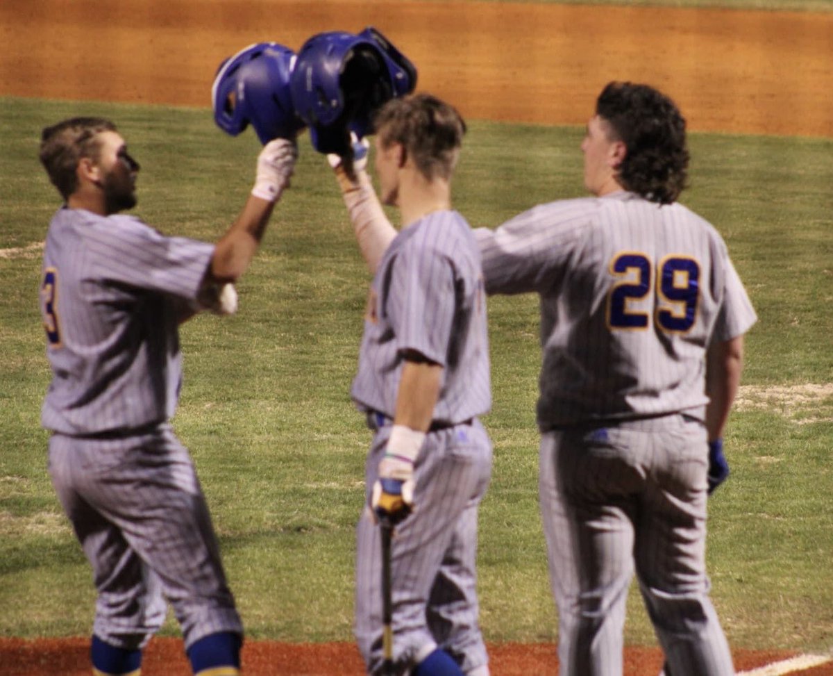 Wildcats (10-4) win on the road against Forrest County 11-6 behind Eli Lowery’s two homers and Conner Cox’s 2 run shot. Dylan Broom, Collin Haney, and Nik Carney combine with 13Ks on the mound.
#GoWILD #GAS