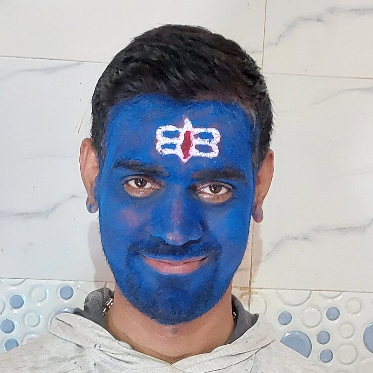 sujitjha_'s tweet photo. Happy Holi everyone!! 
In solidarity with #TheKasmirFiles ✊️ https://t.co/KqTvjaxaL7