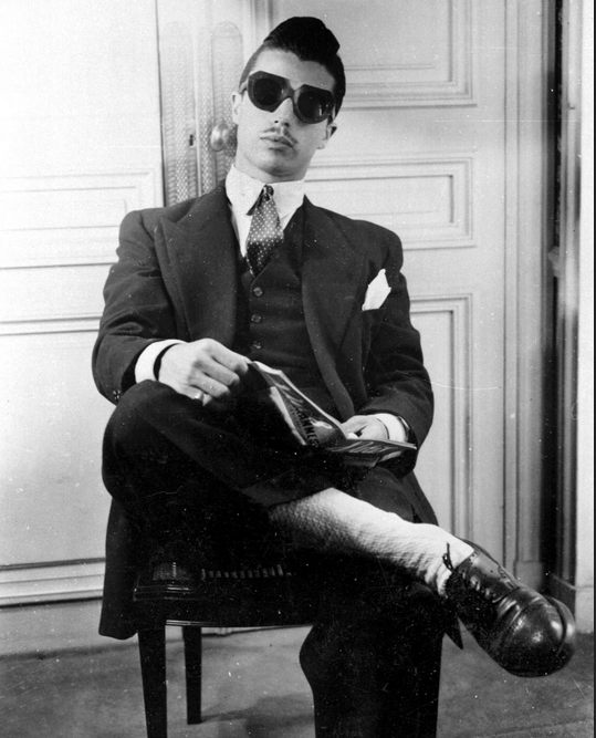 20thDisco's tweet photo. Life During Wartime 4\

The Parisian Zazous had their own signature style, 

#disco #fashion #paris #retro #history #1941 #rebellion #resistance #music #culture #france #zazou https://t.co/pzrR3UpGSa