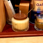 ラーメンによく合う、すりおろしたポムポムプリン？その姿に納得。
