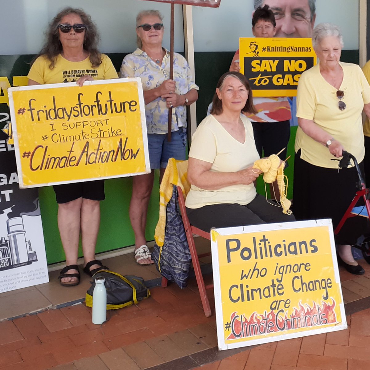 It's #FridaysforFuture & #FridaysforForests, & again we remind our local Fed MP he has to #ActOnClimate 
There is no doubt we are living through the #ClimateCrisis, & they, the Morrison Gov, act with NO #DutyofCare to our children & their future.
#VoteThemOut
#ClimateCriminals