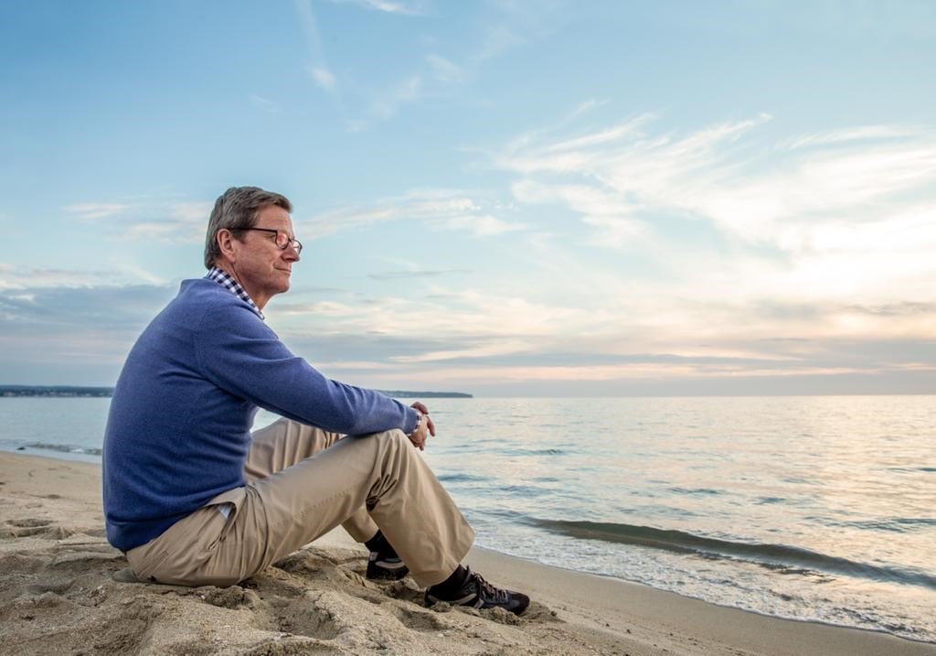 Manche vermissen Dich als Freiheitsdenker, mir fehlst Du als Teil meines Lebens. Deine stete Zuversicht und Dein Optimismus sind unvergessen. Du lebst zum Glück in vielen Herzen und Gedanken weiter. Gerade in diesen unruhigen Zeiten hilft das. In Liebe und Dankbarkeit.