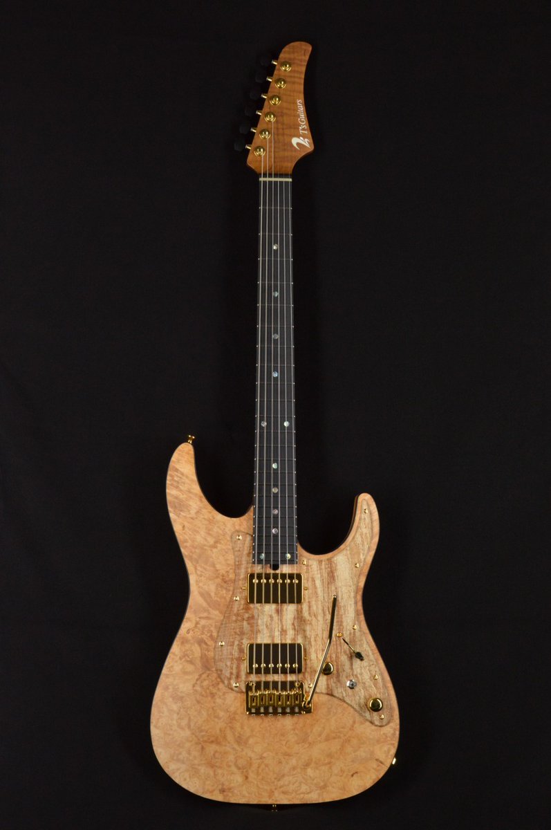tsguitars's tweet photo. 杢入りのBurl MapleトップにSpalted Mapleのピックガードを合わせたスペシャルな一本。Natural,Matで仕上げた木の質感が素敵です。

#tsguitars #customguitars #electricguitars #burlmaple #spaltedmaple https://t.co/y0SsHOEKTb