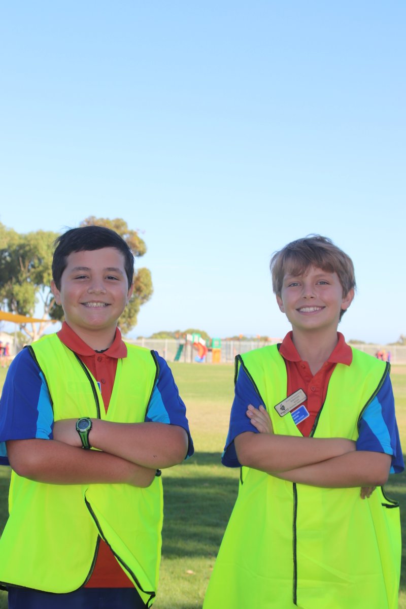 WA_Edu_News's tweet photo. School playground buzz!⭐️🛝

Year 6 students at Waggrakine PS are training to become BUZ rangers.

The new leadership roles will help students create a safer playground environment and learn about supporting others.
#BullyingNoWay #NationalDayOfActionAgainstViolenceAndBullying https://t.co/YBSM9m3WrN