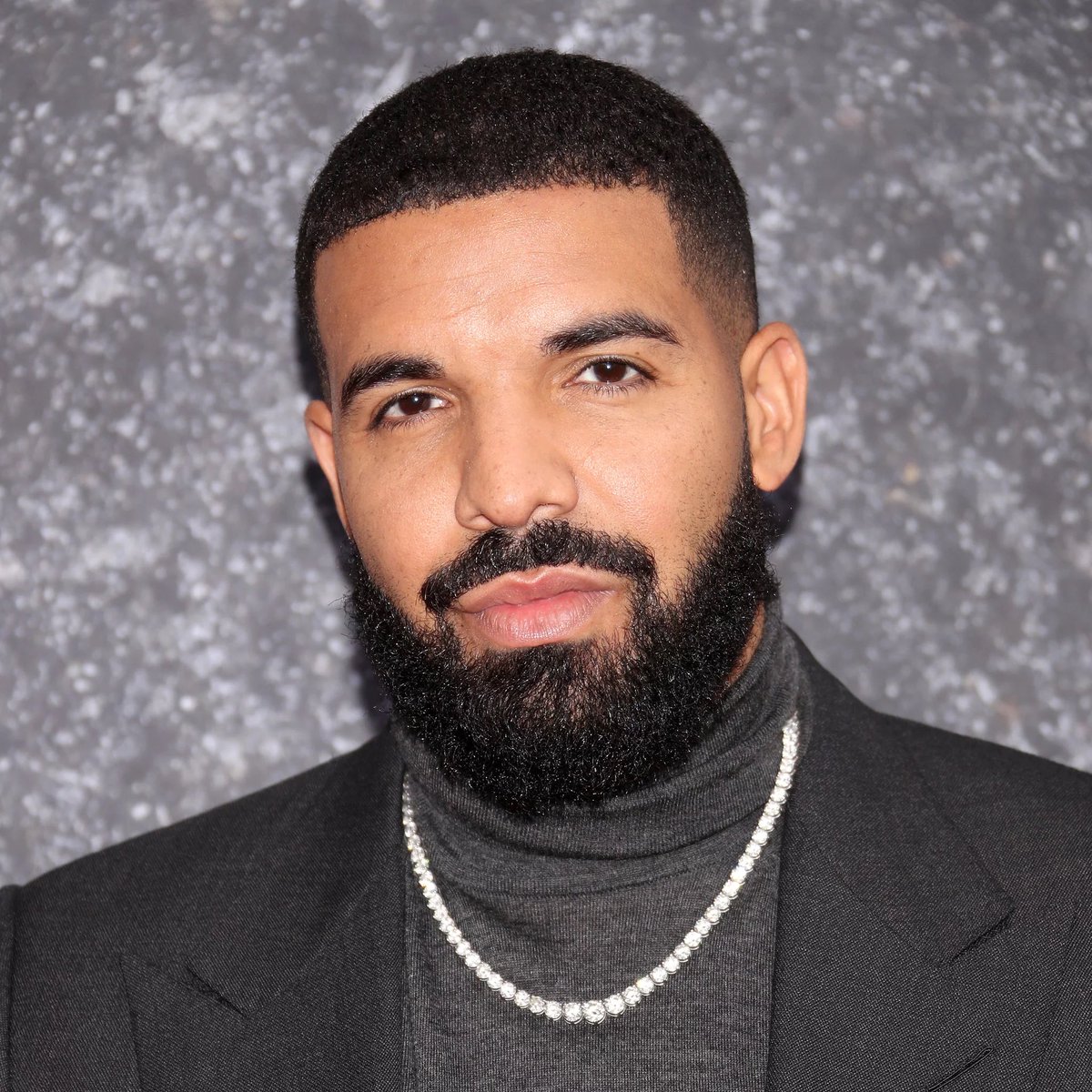 PopCrave's tweet photo. Nicki Minaj earns her 26th #1 on US iTunes with “Blick Blick,” surpassing Drake as the rapper with the most #1 songs in US iTunes HISTORY. https://t.co/6L7uUCn2T3
