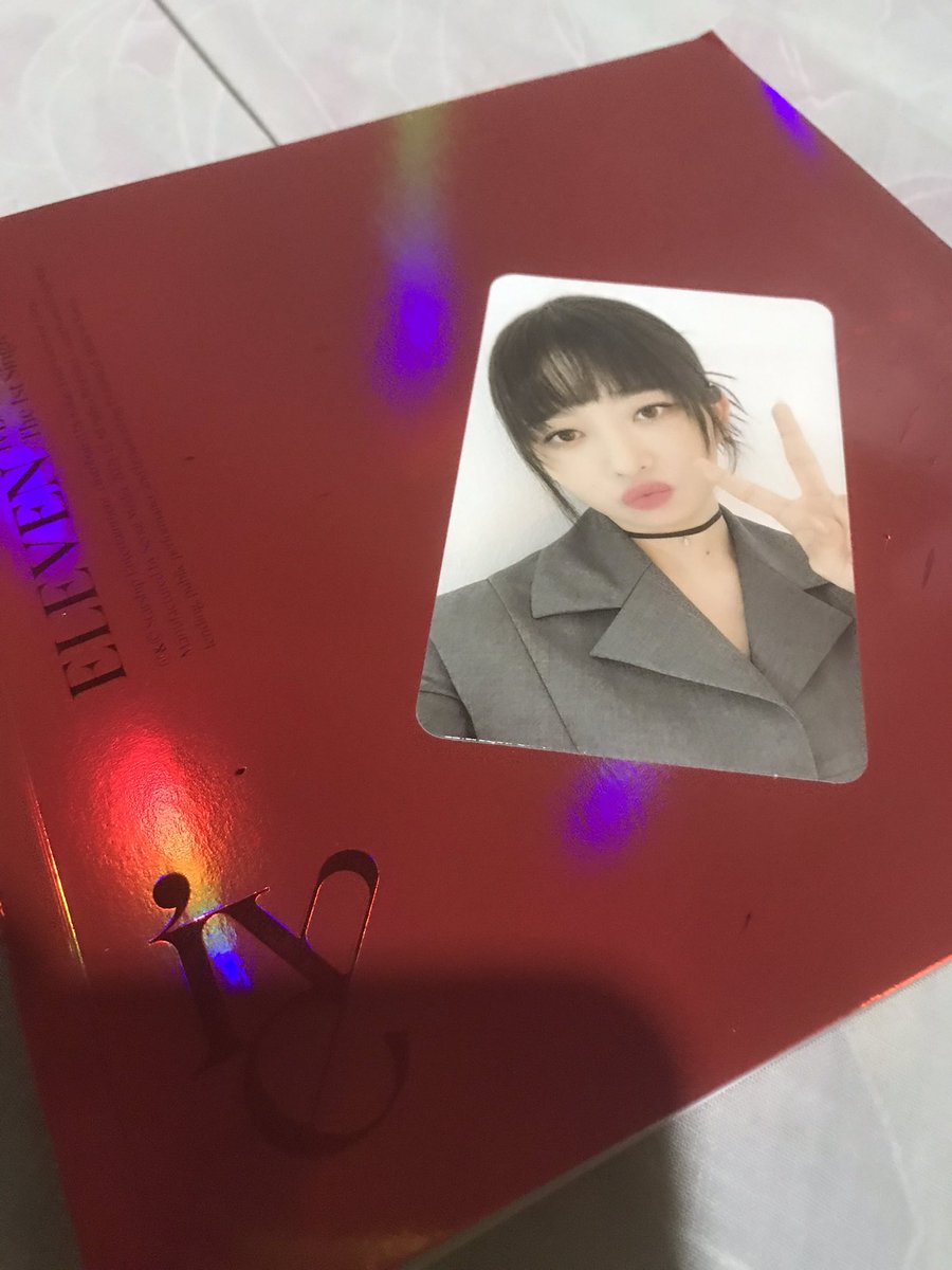 itsyoduuuh's tweet photo. hi @wannabuyPH i received my ive album na po😍 thank you so much https://t.co/G3aIAQHVZn