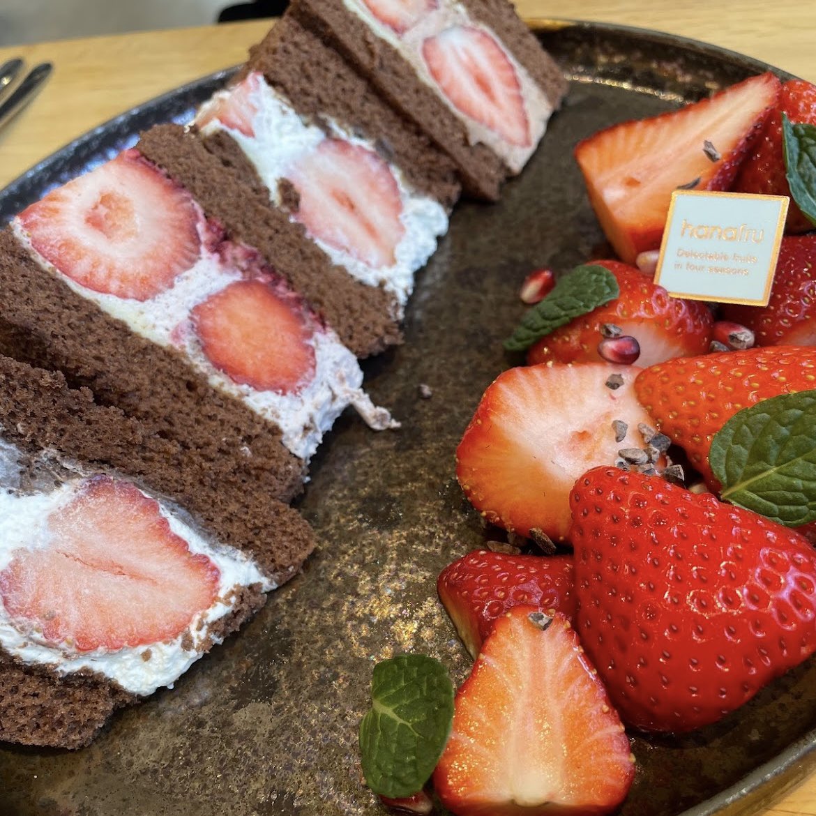 lrVB5RBVOUJBwWh's tweet photo. 【FRUiT hanafru】難波
上品な、上質なイチゴ🍓を味わえます😍

🧸グルメ↓Instagram↓
お店の感想やほか写真をInstagramで投稿しています💗
フォロー大歓迎‼️フォロバいきます🏃💨
https://t.co/aqK6BF8uRV
#フォロー #フォロバ #RT https://t.co/9GxJg8QUhU