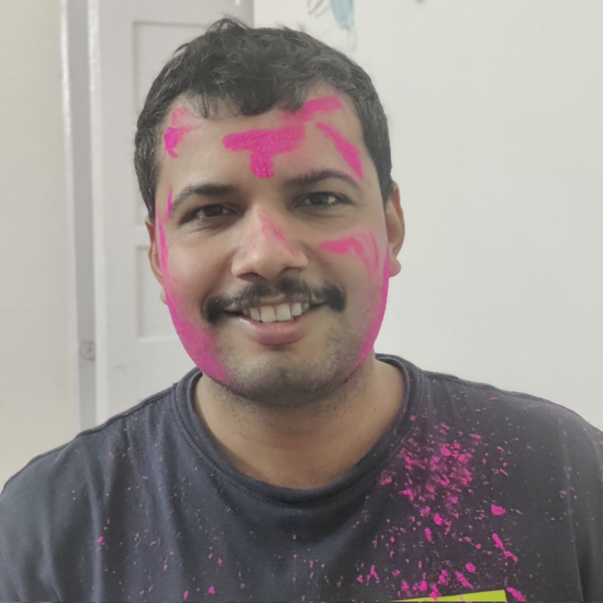 Happy Holi to you and your loved ones. 

#NewProfilePic #Holi