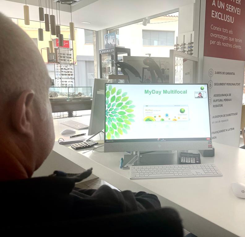 opticadaro's tweet photo. 📚 Ahir vam estar fent una formació sobre les noves lentilles MyDay Multifocal 👁️

👉🏻 Es tracta d’una nova lentilla progressiva ideal per totes aquelles persones que patim presbicia (vista cansada)

🙌Si vols més informació, vine a l’Òptica i t’ho explicarem tot!🙌

#OpticaDaro https://t.co/gUOAEzinRE
