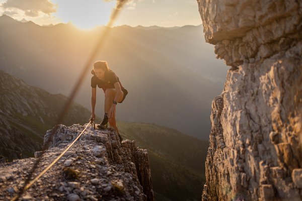 Suunto_Fitness's tweet photo. We may not have the ski slopes but we have some of the most epic hills and mountains to chase the metres for #verticalweek.

Fantastic job to everyone who has risen above and beyond their vertical limits!

#suunto #worldverticalweek #teamsouthafrica https://t.co/o9R0u6BNtO