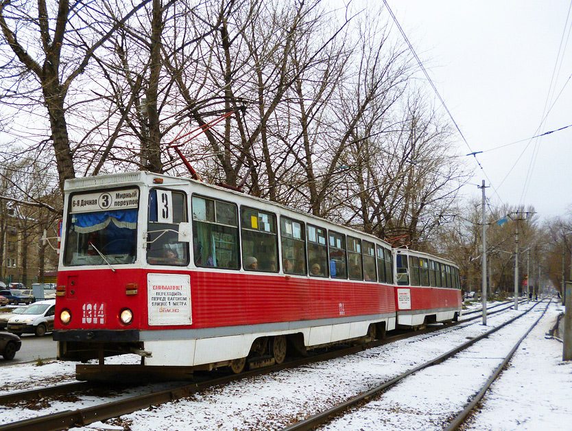Трамвай 4х дверный. Трамвай 71-608км саратов. Трамвай 3 саратов маршрут. Движение трамваев 3. Трамвай 1326 саратов.