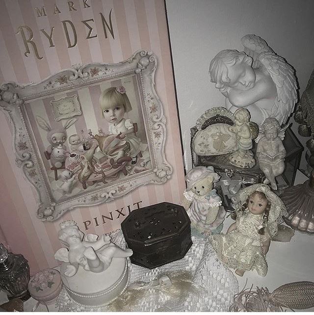 21stCen12129751's tweet photo. Week 102 : Doll 
@tomarryweekly 
— #Tomarry #tmrhp 

“เธอเป็นตุ๊กตาที่แสนสวยของฉัน” 

“…”

“เพราะฉะนั้น ต่อไปนี้จะไม่มีใครสามารถที่จะแยกเราทั้งสองคนให้ได้ออกห่างจากกันไปได้อีกต่อไปแล้ว” 

ในสถานที่ที่ไม่ต่างอะไรกันกับนรก https://t.co/AKXbNRdR7D